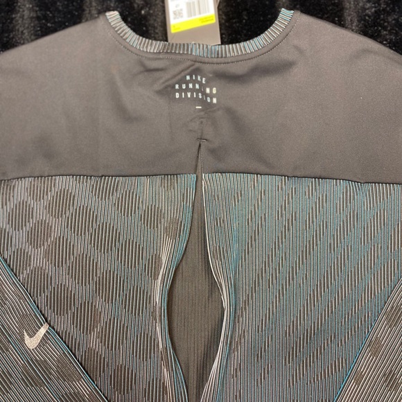 Nike Running Shirt - Picture 6 of 8